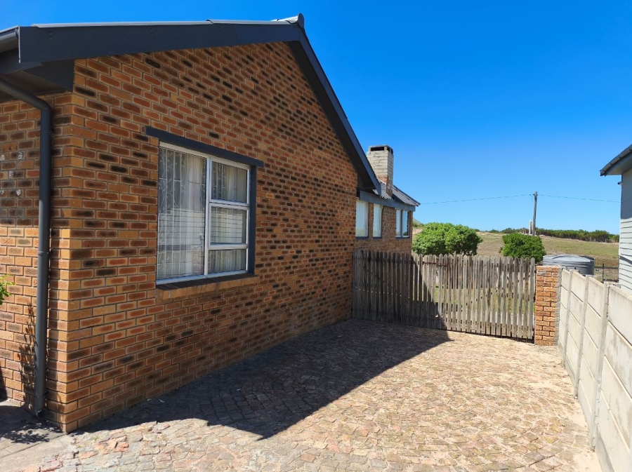 2 Bedroom Property for Sale in De Kelders Western Cape